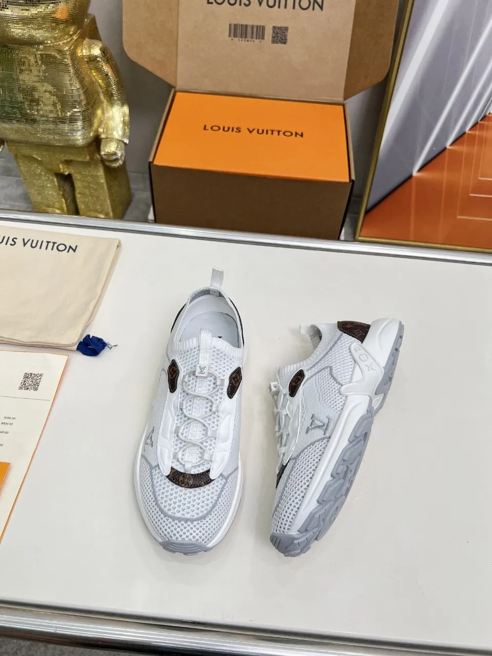 Men's Men's Shoes💰540 Men's and Women's LV Olym Men's Shoes💰ia sneakers are knitted technical fabric body with Monogram canvas trim, elastic laces and pull tabs for easy on and off, and light outsoles embellished with Monogram flowers for a comfortable and elastic wearing experience. Knitted technical fabric shoelaces, Louis Vuitton elements 35-45 (34*45*46* custom-made, non-refundable and non-exchangeable)